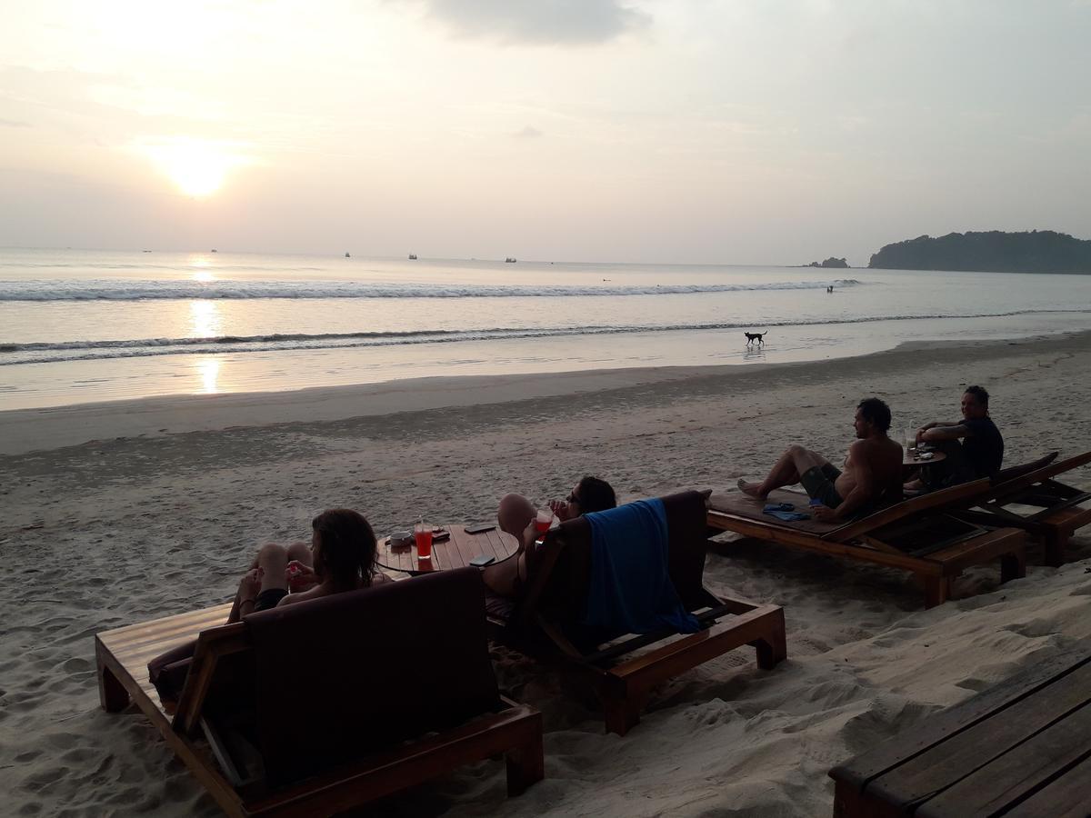Jj Beach Resort & Jj Seafood パヤム島 エクステリア 写真